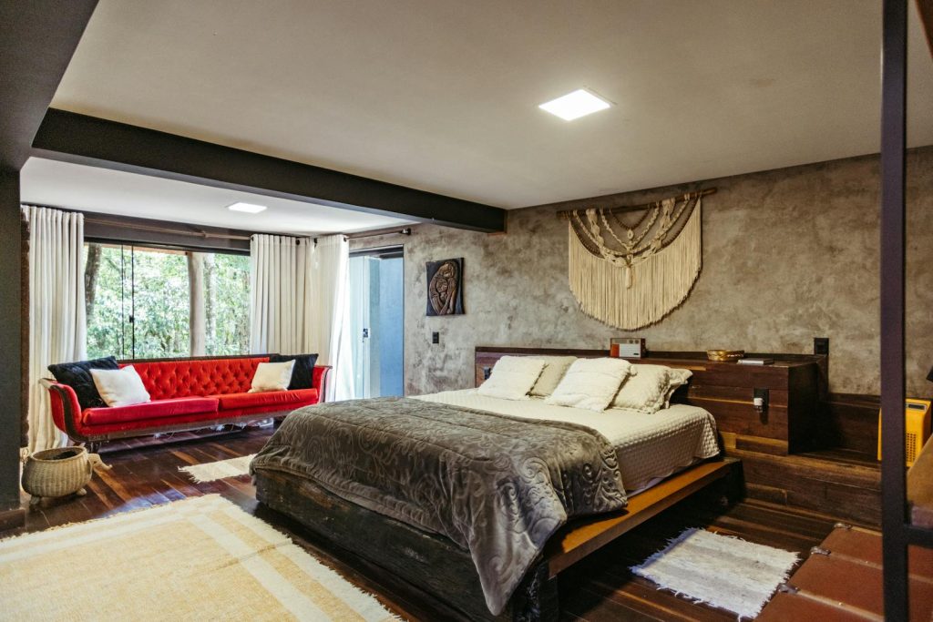 Get The Latest Airbnb Cleaning Checklist for a 5-Star Stay